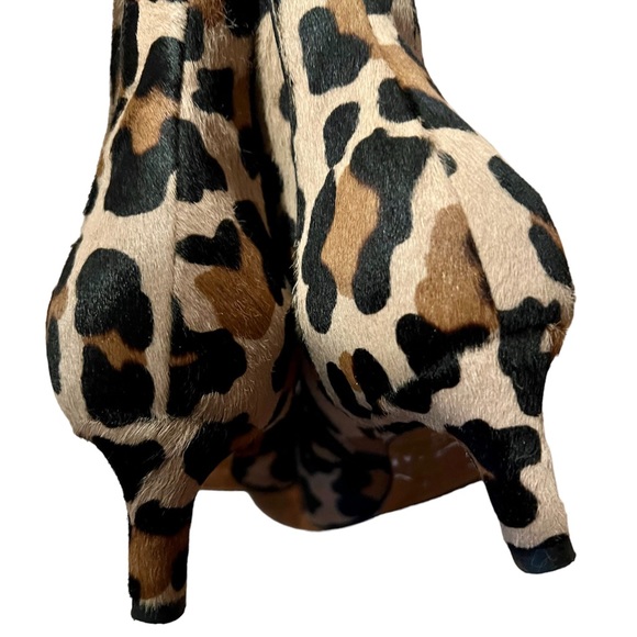 AQUATALIA Marilisa Leopard Calf Hair Kitten Heel Booties Size 8 - Picture 4 of 13